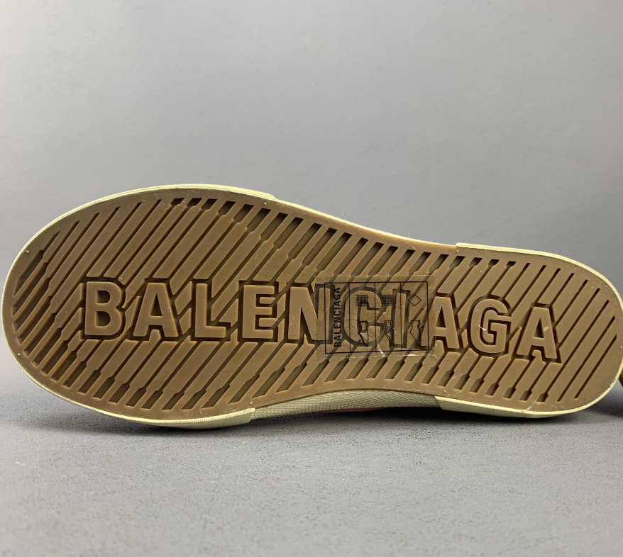 BALENCIAGA