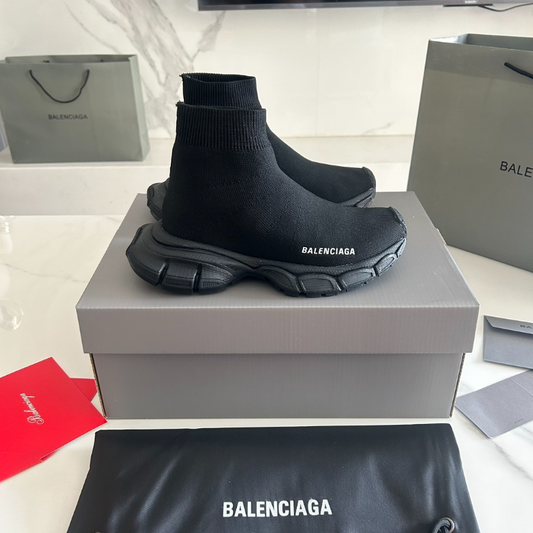 BALENCIAGA