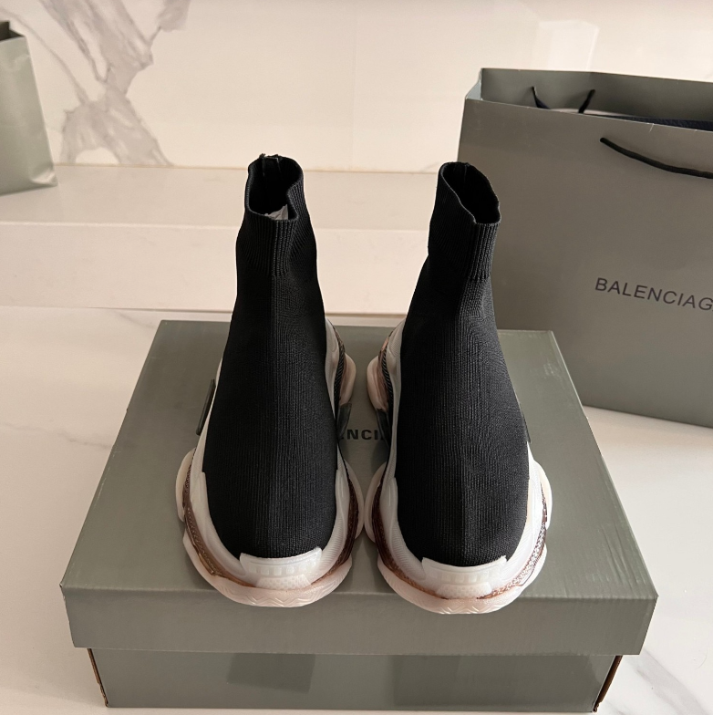 BALENCIAGA