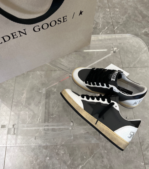 GOLDEN GOOSE