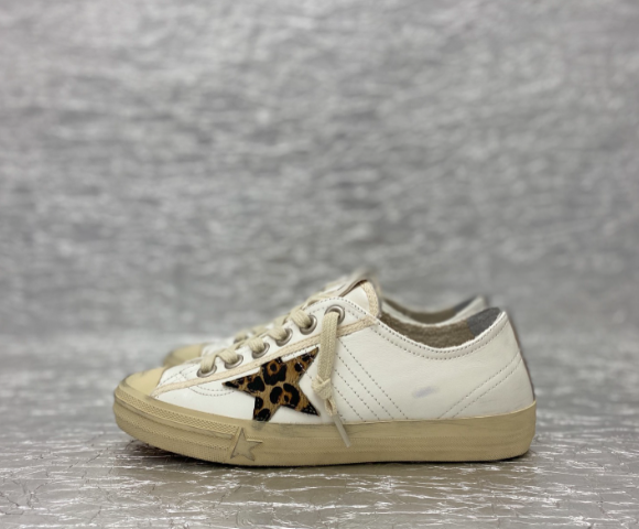 GOLDEN GOOSE