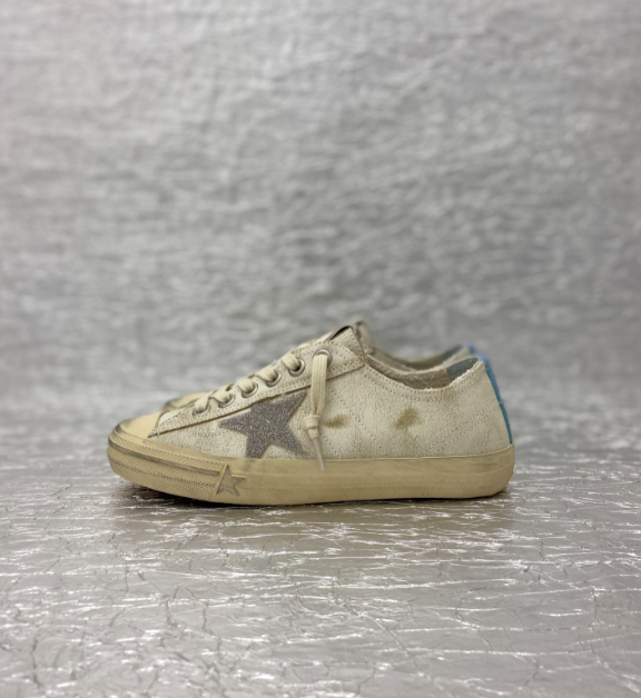 GOLDEN GOOSE