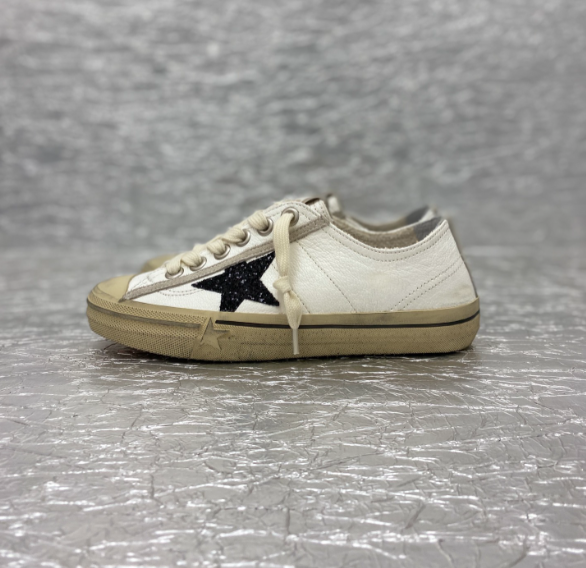 GOLDEN GOOSE