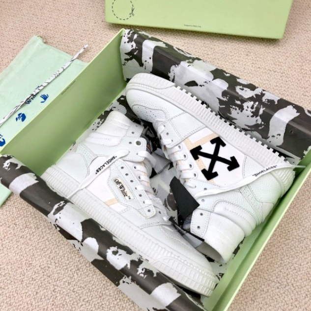 OFF WHITE