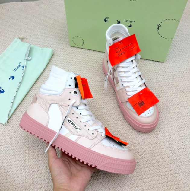 OFF WHITE