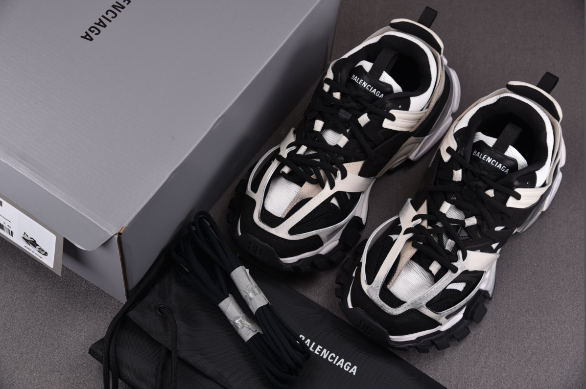 BALENCIAGA TRACK